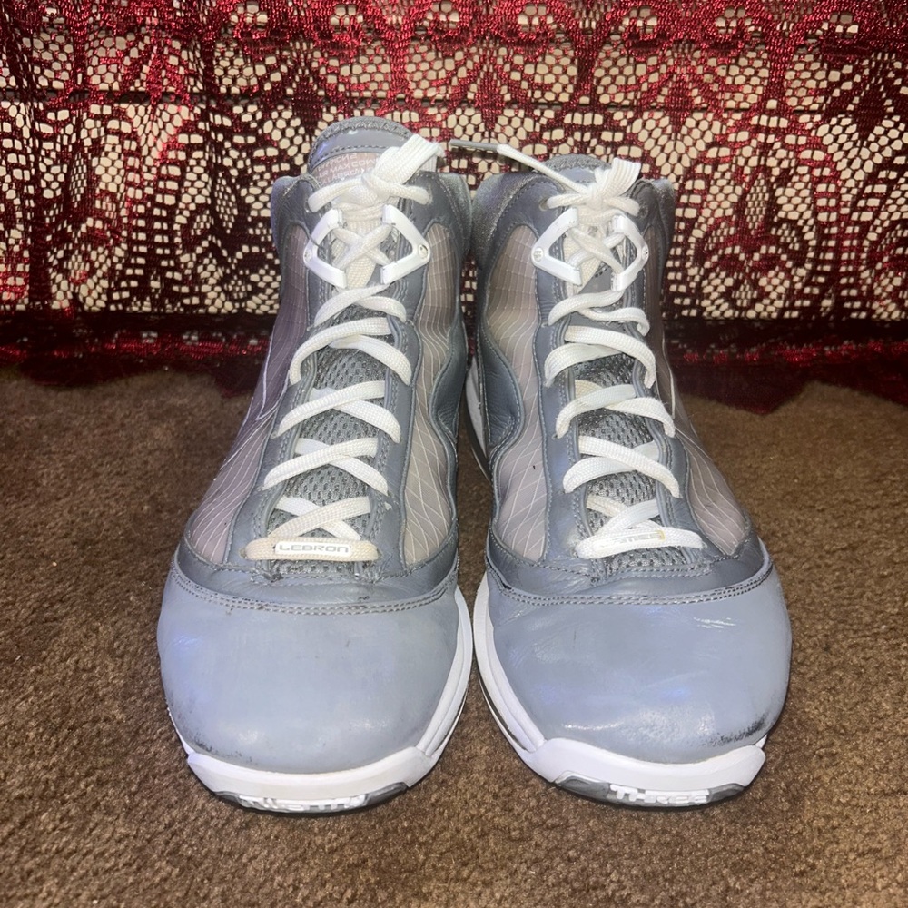 2010
Air Max LeBron 7 'Cool Grey'